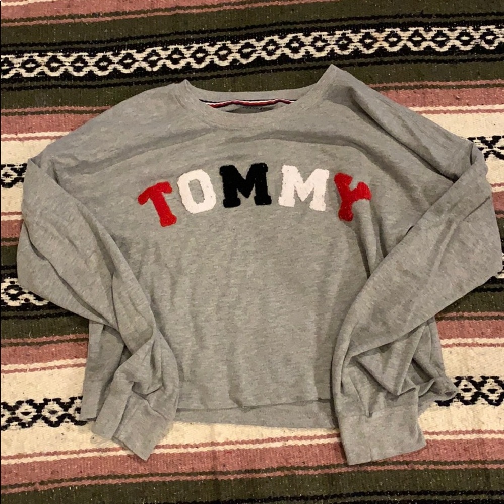 Tommy H sweater top! (size L)